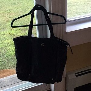 Lulu nylon gym bag with zipper